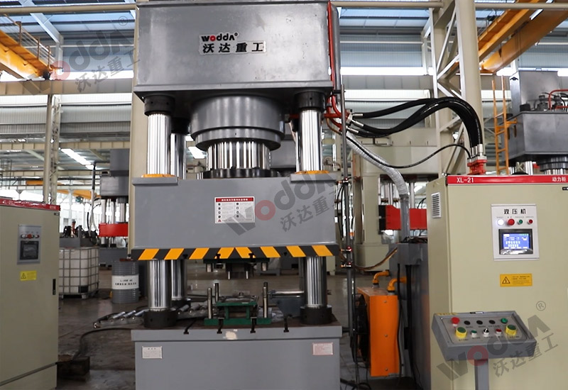 全(quán)自動630噸(dūn)礦用錨(máo)杆托盤(pan)液壓機(ji)