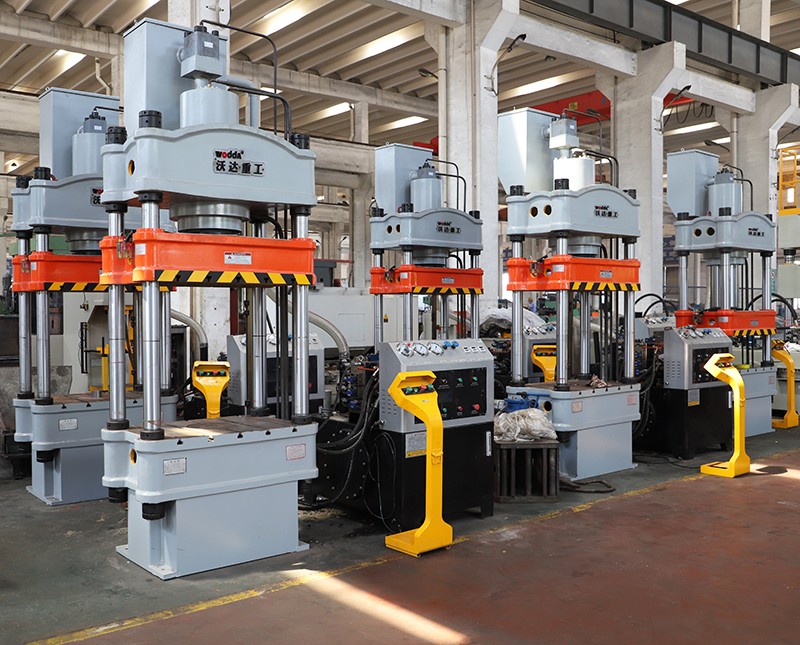 200噸汽車配(pèi)件拉伸液壓機(ji) 200噸汽車配件拉(lā)伸液壓機