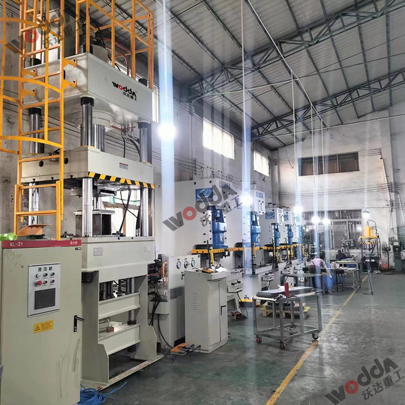 500T液(ye)壓拉伸機(jī) 500T液壓拉伸(shēn)機