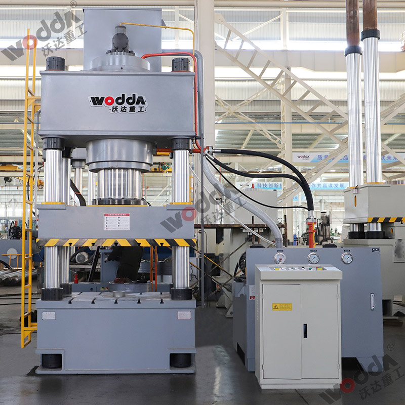 630噸四(sì)柱拉伸液(ye)壓機 630噸四(si)柱拉伸液(ye)壓機