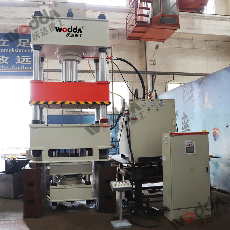 630噸(dun)拉伸液(ye)壓機 630噸(dun)拉伸液(ye)壓機