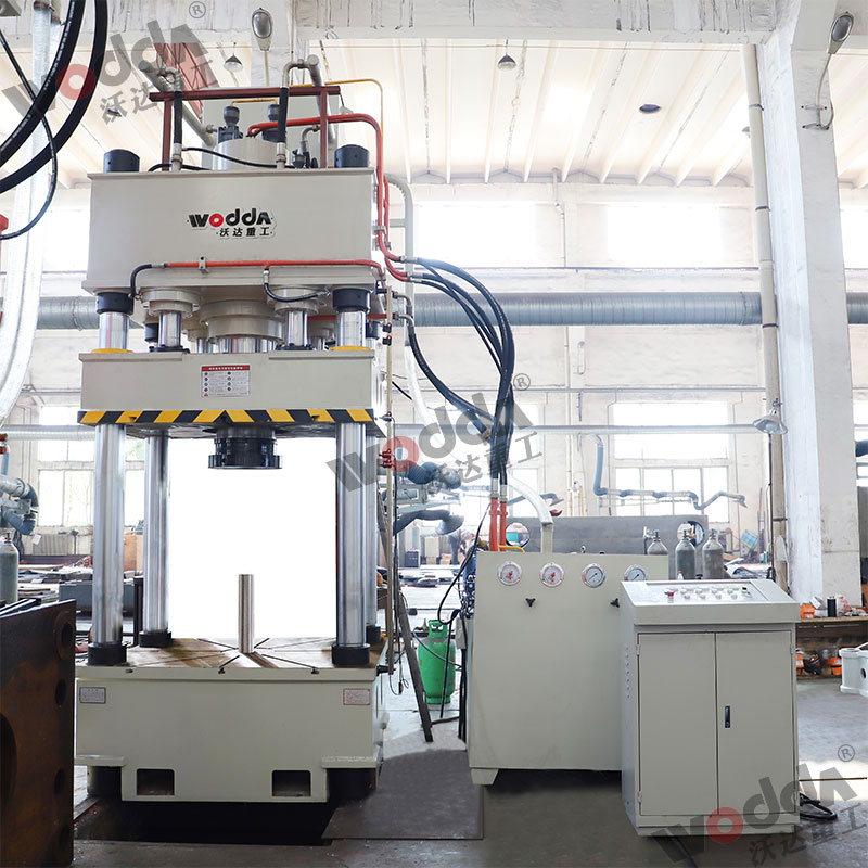 315噸封頭(tóu)液壓機(jī) 315噸封頭(tóu)液壓機(jī)