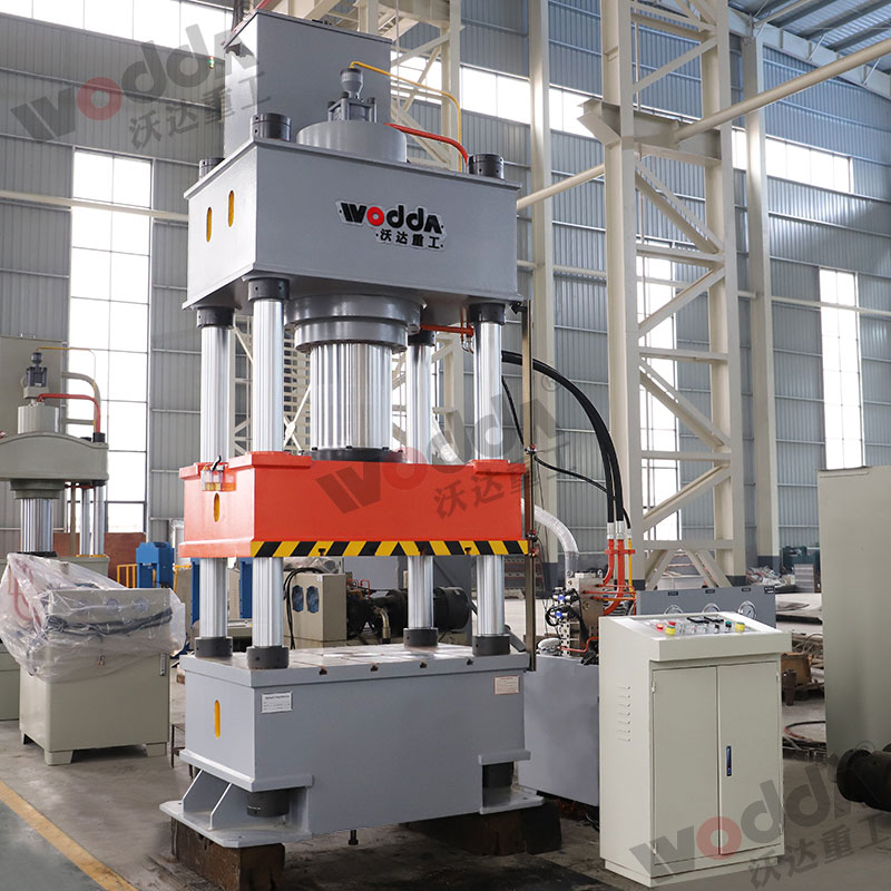 400噸金屬成型(xing)油壓機_四柱(zhu)拉伸液壓機(ji) 400噸金屬成型(xíng)油壓機_四柱(zhu)拉伸液壓機(jī)