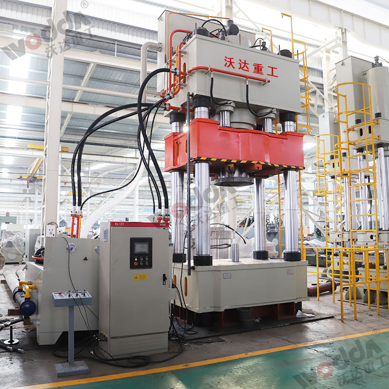 800噸封頭液壓機(ji) 800噸封頭液壓機(ji)