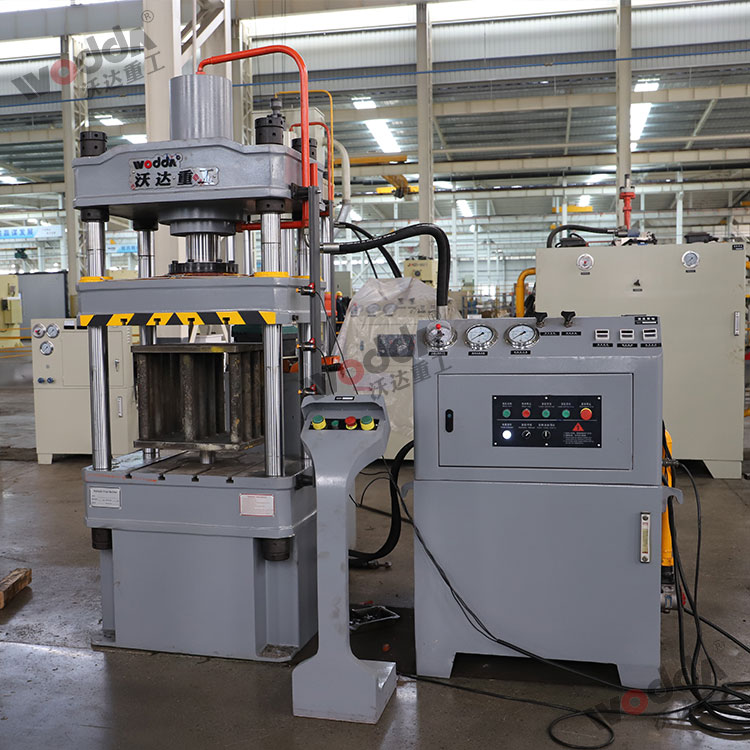 100噸四柱(zhù)液壓機 100噸四柱(zhù)液壓機