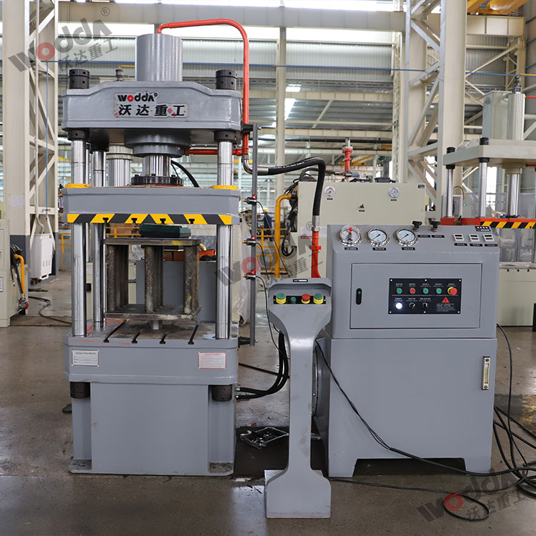 100噸拉伸(shēn)液壓機 100噸拉伸(shen)液壓機