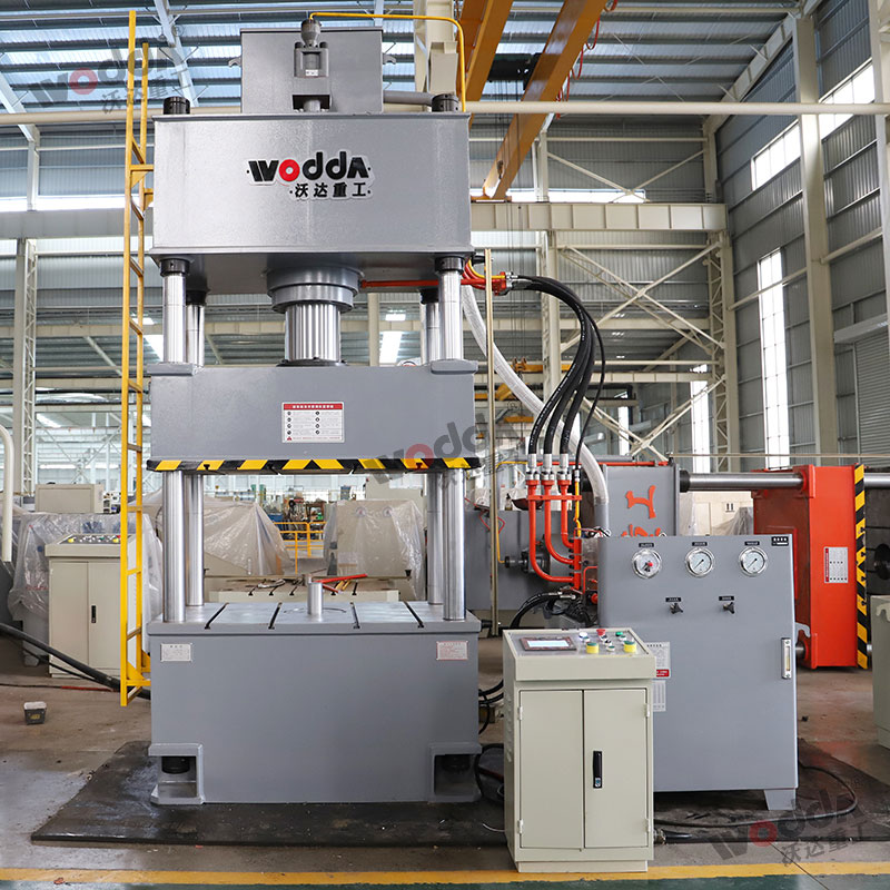 200噸(dun)四柱液(ye)壓機 200噸(dūn)四柱液(ye)壓機