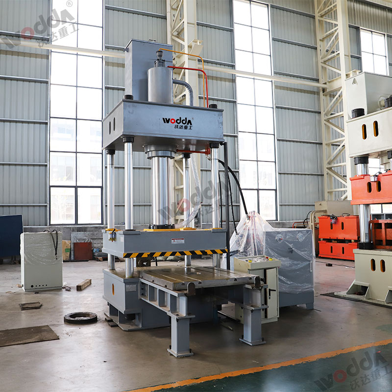 200噸四柱(zhu)拉伸液壓機(ji)帶移動工作(zuo)台 200噸四柱拉(la)伸液壓機帶(dài)移動工作台(tai)