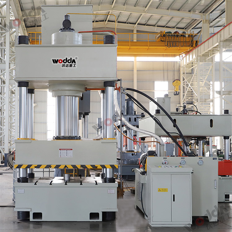 630噸四柱(zhu)拉伸液(yè)壓機 630噸(dun)四柱拉(la)伸液壓(ya)機