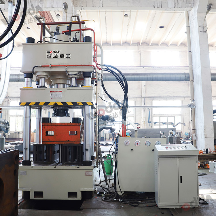 315噸封頭(tou)液壓機(ji) 315噸封頭(tóu)液壓機(ji)