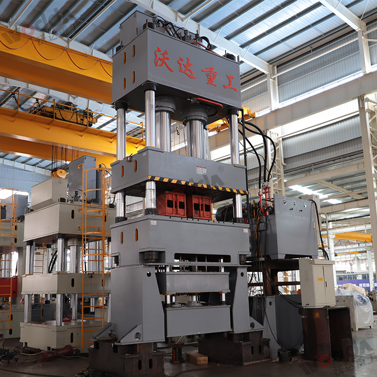 1000噸液壓墊(nian)(多頂杆)拉伸(shēn)液壓機(圖3) 1000噸(dun)液壓墊(多頂(ding)杆)拉伸液壓(yā)機(圖3)