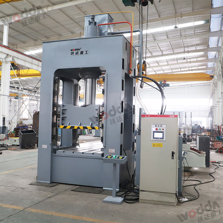 200噸(dūn)框架液(ye)壓機(圖(tu)3) 200噸框架(jià)液壓機(jī)(圖3)