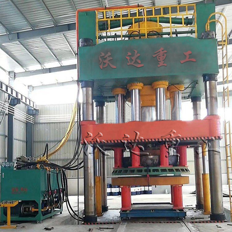 大型封(feng)頭液壓(ya)機(圖1) 大(da)型封頭(tóu)液壓機(jī)(圖1)