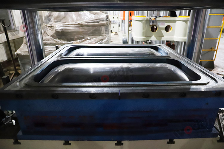 拉伸水箱(xiāng)模具 拉伸水(shuǐ)箱模具