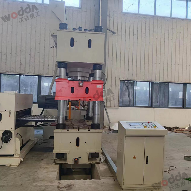 500噸液壓(ya)拉伸機客戶現(xiàn)場 500噸液壓拉伸(shen)機客戶現場