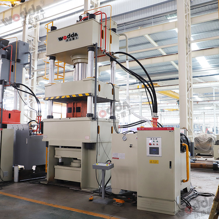 500噸多頂杆(gǎn)拉伸液壓機(圖(tú)2) 500噸多頂杆拉伸(shēn)液壓機(圖2)