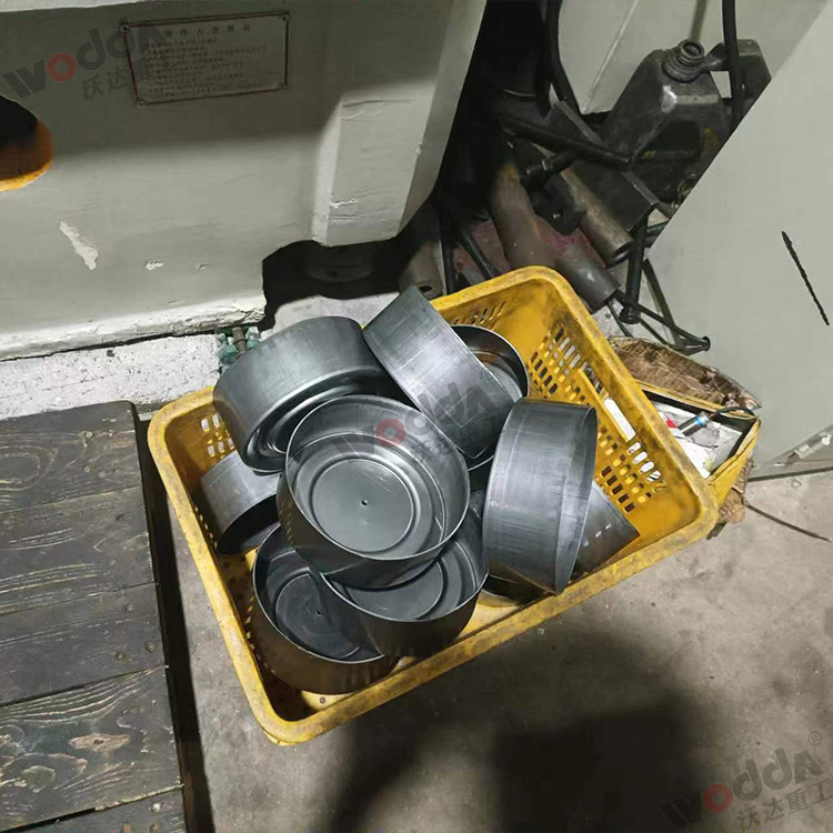 315噸上置(zhi)液壓墊拉伸液壓(yā)機拉伸産品 315噸上(shàng)置液壓墊拉伸液(yè)壓機拉伸産品