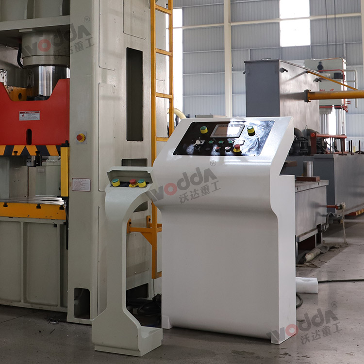 200噸(dūn)框架式液(ye)壓機(移動(dòng)控制台與(yu)電氣面闆(pǎn)) 200噸框架式(shì)液壓機(移(yí)動控制台(tai)與電氣面(mian)闆)