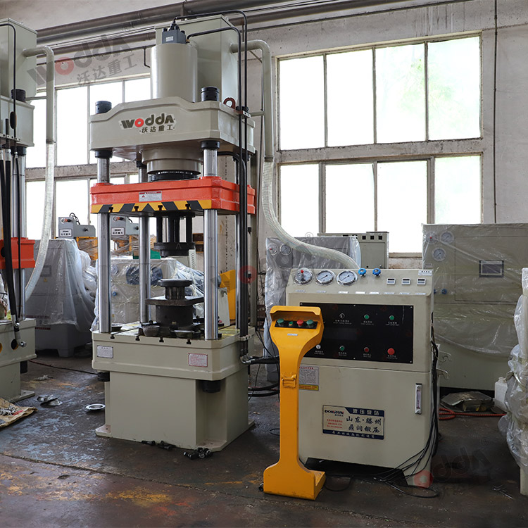 200噸(dūn)金屬托盤拉(la)伸液壓機(圖(tú)2).jpg 200噸金屬托盤(pan)拉伸液壓機(ji)(圖2).jpg