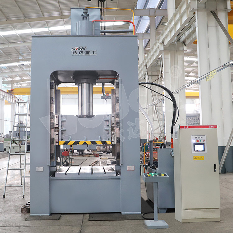 250噸(dun)框架式拉伸液壓(yā)機(圖1).jpg 250噸框架式拉(lā)伸液壓機(圖1).jpg