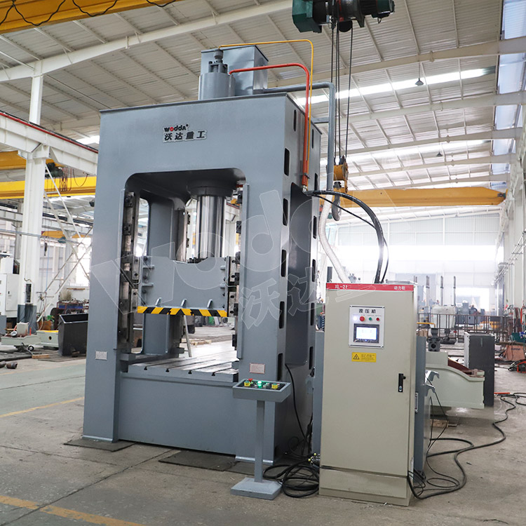 250噸框架式拉伸(shen)液壓機(圖3).jpg 250噸框架(jià)式拉伸液壓機(圖(tu)3).jpg