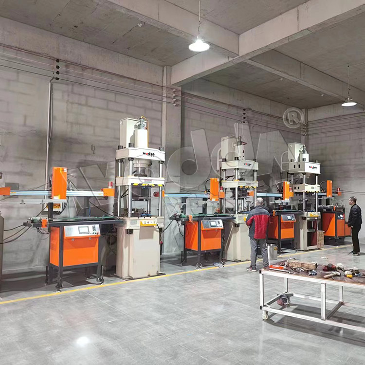 100噸(dūn)不鏽鋼廚具拉伸(shen)液壓機 100噸不鏽鋼(gāng)廚具拉伸液壓機(jī)