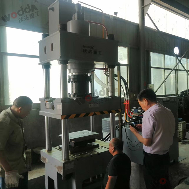 200噸(dun)不鏽鋼離心風機(ji)拉伸成型液壓機(ji) 200噸不鏽鋼離心風(fēng)機拉伸成型液壓(ya)機