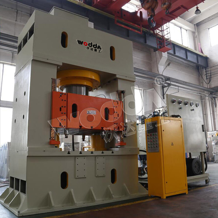 630噸框架(jia)式薄闆(pan)拉伸液(yè)壓機 630噸(dun)框架式(shì)薄闆拉(la)伸液壓(ya)機