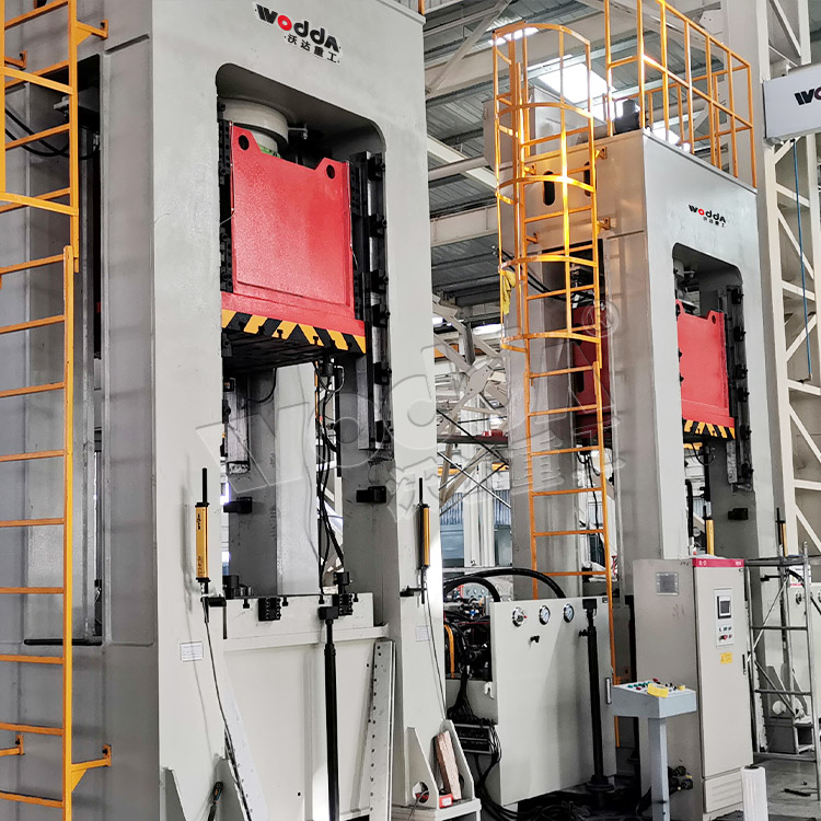 630噸框架液壓(yā)機(兩台) 630噸框架(jia)液壓機(兩台)