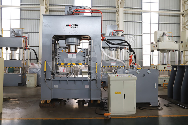 315噸框架式(shi)薄闆拉伸液(ye)壓機 315噸框架(jia)式薄闆拉伸(shen)液壓機