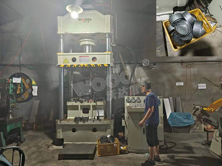 上置(zhì)液壓墊315噸金屬(shu)薄闆拉伸液壓(ya)機 上置液壓墊(niàn)315噸金屬薄闆拉(la)伸液壓機