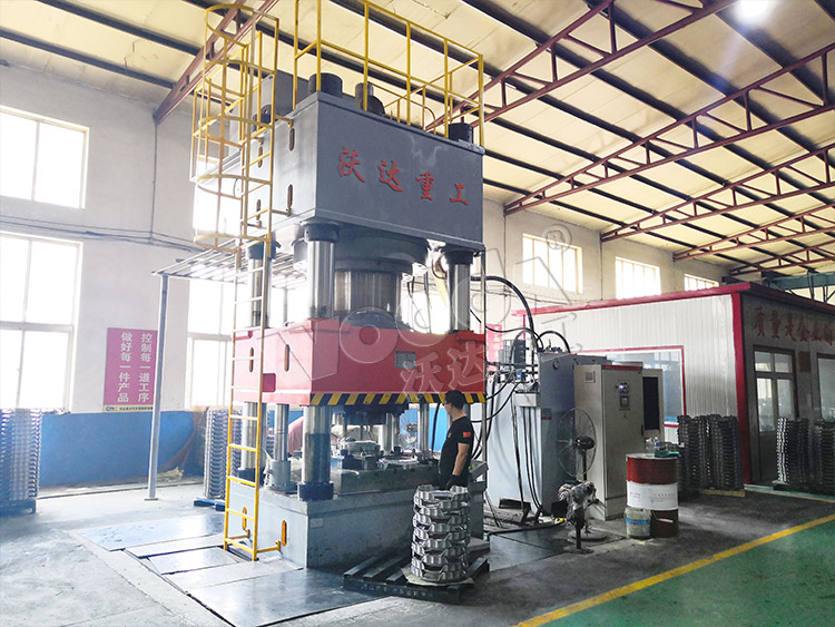 2000噸(dūn)汽車離合器(qì)殼體成型液(ye)壓機 2000噸汽車(chē)離合器殼體(tǐ)成型液壓機(ji)