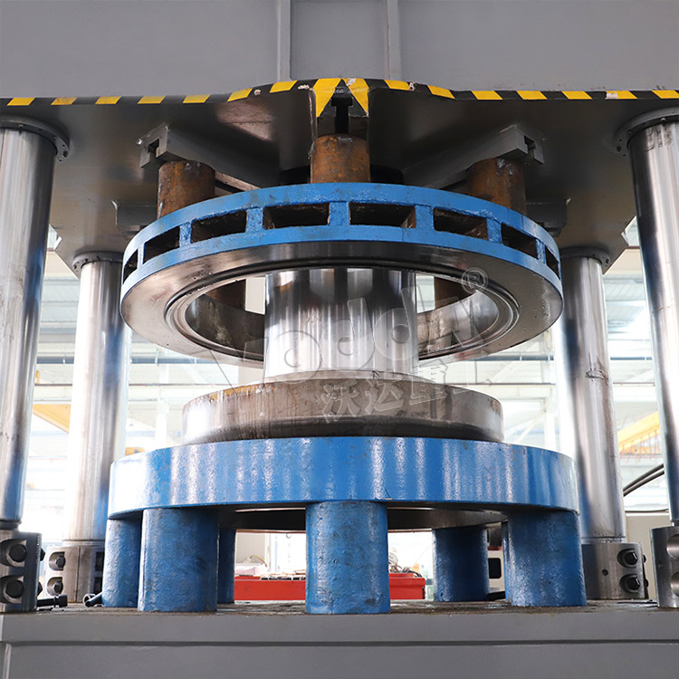 3000噸封頭(tou)拉伸機工作台(tai) 3000噸封頭拉伸機(ji)工作台