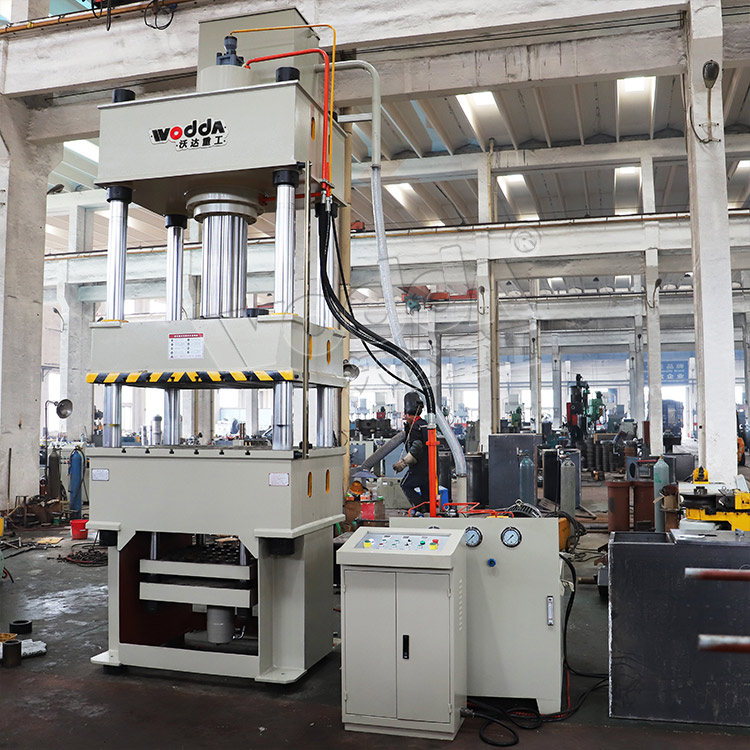 315噸不鏽(xiù)鋼拉伸(shēn)液壓機(ji) 315噸不鏽(xiu)鋼拉伸(shēn)液壓機(jī)