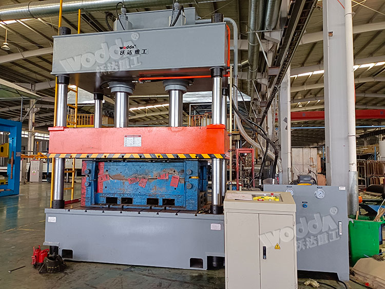 315噸汽車(chē)内飾熱壓成型液(ye)壓機 315噸汽車内飾(shi)熱壓成型液壓機(ji)