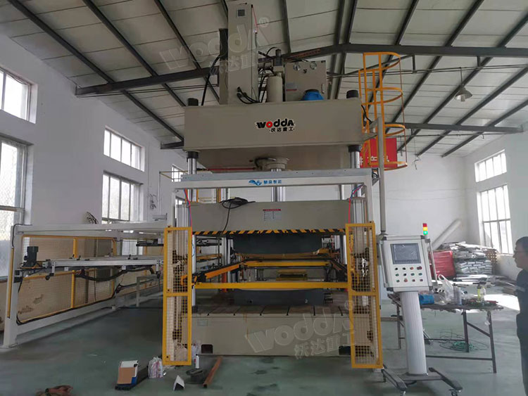 160噸汽車内飾(shi)成型液壓機 160噸汽(qì)車内飾成型液壓(ya)機