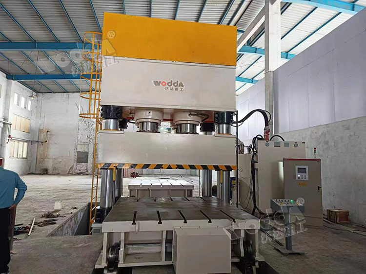 3000噸四柱液壓機(ji) 3000噸四柱液壓機