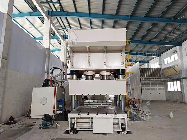 3000噸三梁四柱液壓(yā)機 3000噸三梁四柱液(ye)壓機