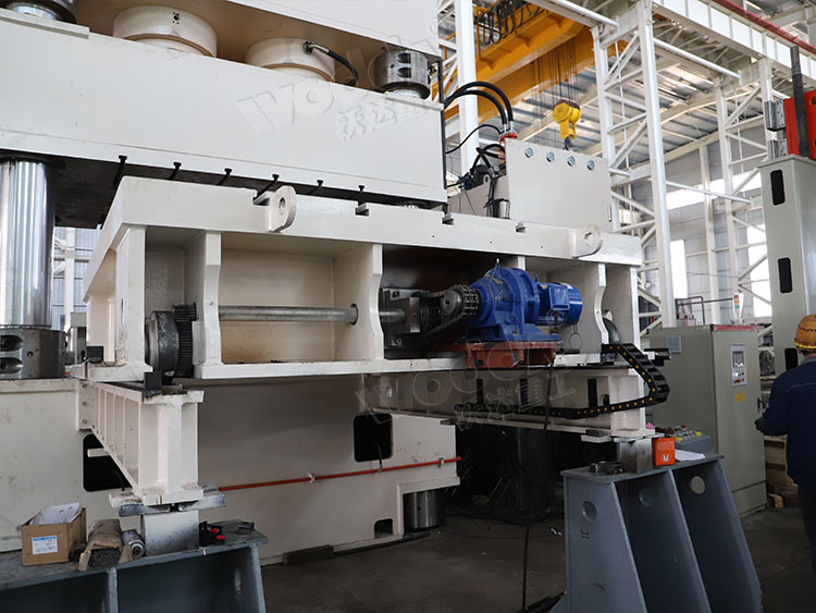 3000噸三梁四柱(zhù)壓力機 (3) 3000噸三梁四(sì)柱壓力機 (3)