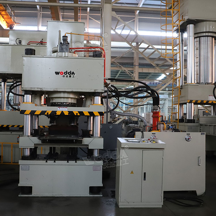 400噸牛羊(yang)舔磚液壓機(ji) 400噸牛羊舔磚(zhuān)液壓機