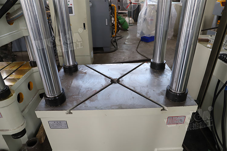 工作台(tái)(T型槽) 工(gong)作台(T型(xing)槽)