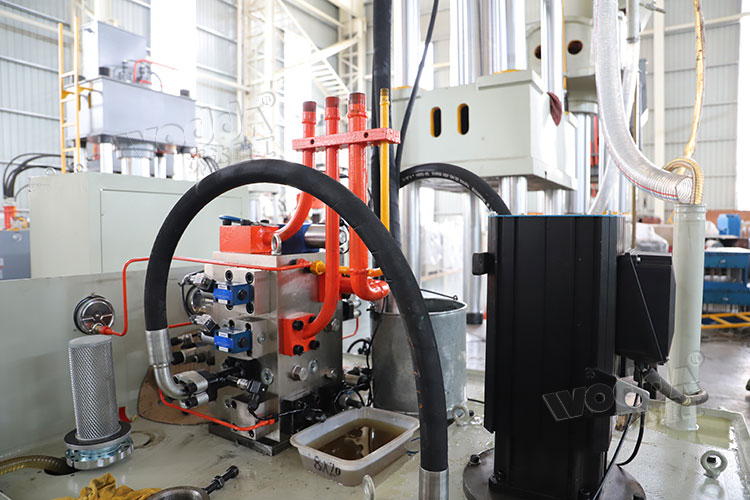 伺服(fú)電機(插(chā)裝閥) 伺(sì)服電機(ji)(插裝閥(fa))