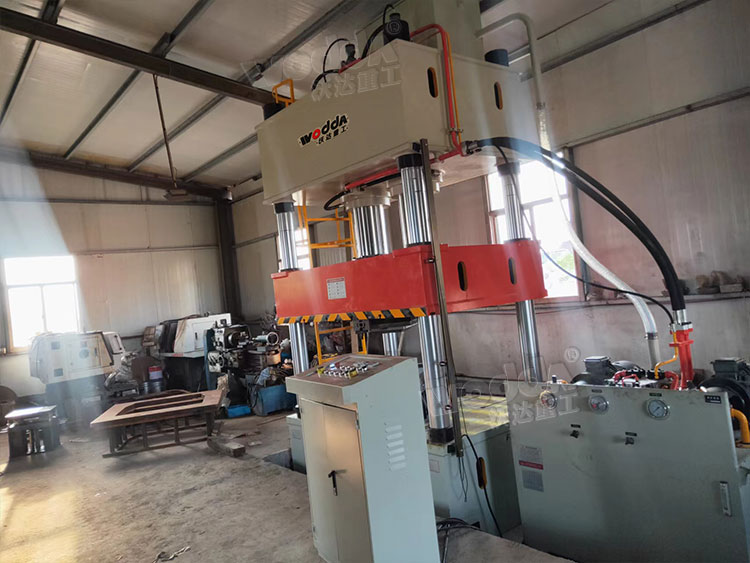 400噸金屬(shǔ)制品成型液壓(ya)機