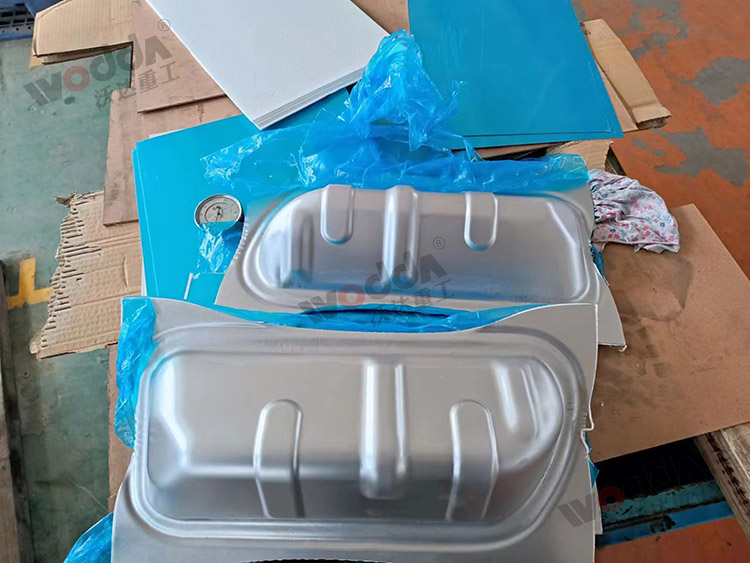 200噸液壓機拉(lā)伸汽車排氣(qì)管散熱罩 200噸(dun)液壓機拉伸(shēn)汽車排氣管(guan)散熱罩