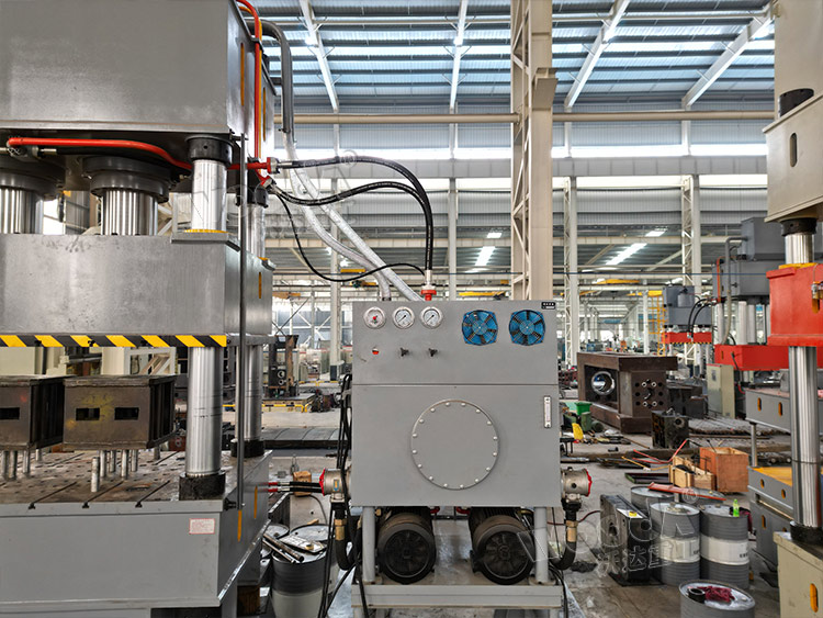 630噸拉伸(shen)機動力系(xi)統 630噸拉伸(shēn)機動力系(xì)統