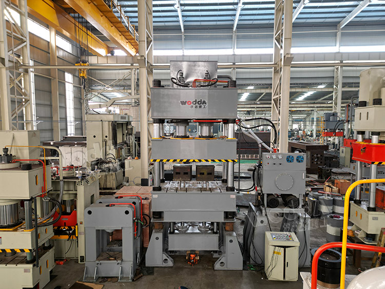 汽(qi)車钣金件(jian)拉伸液壓(yā)機 汽車钣(ban)金件拉伸(shēn)液壓機