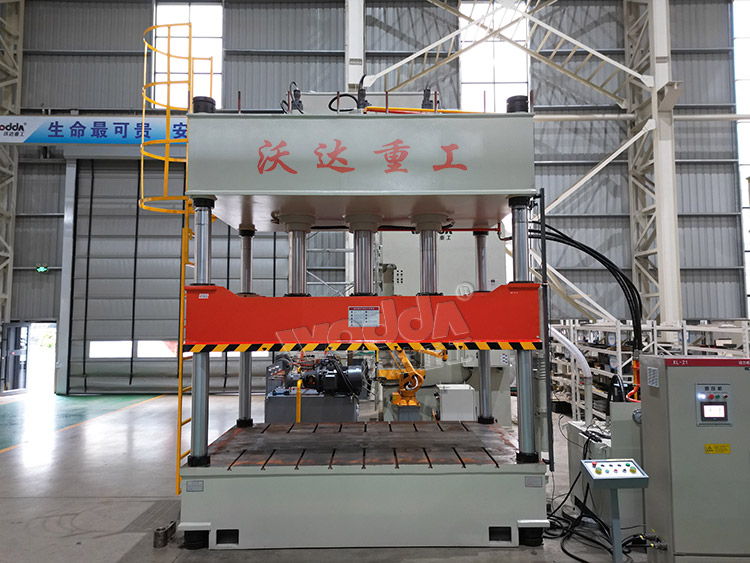 315噸四柱(zhu)液壓機(jī) 315噸四柱(zhu)液壓機(jī)