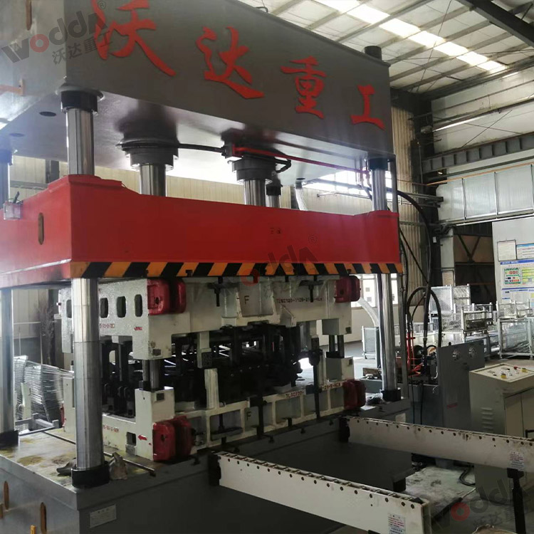 200噸(dun)汽車内(nei)飾件液(ye)壓機 200噸(dun)汽車内(nei)飾件液(yè)壓機