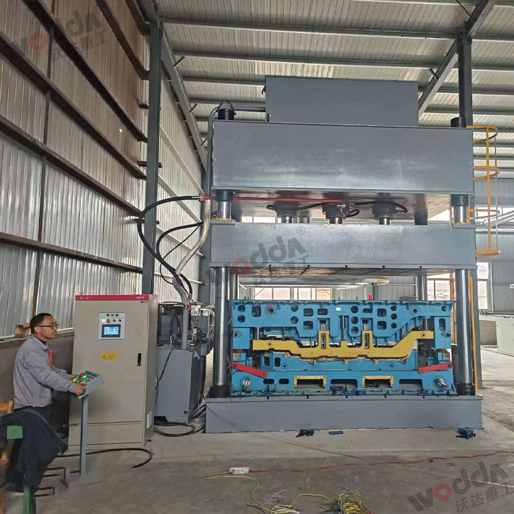 315噸(dun)汽車内(nèi)飾件液(ye)壓機 315噸(dun)汽車内(nèi)飾件液(ye)壓機