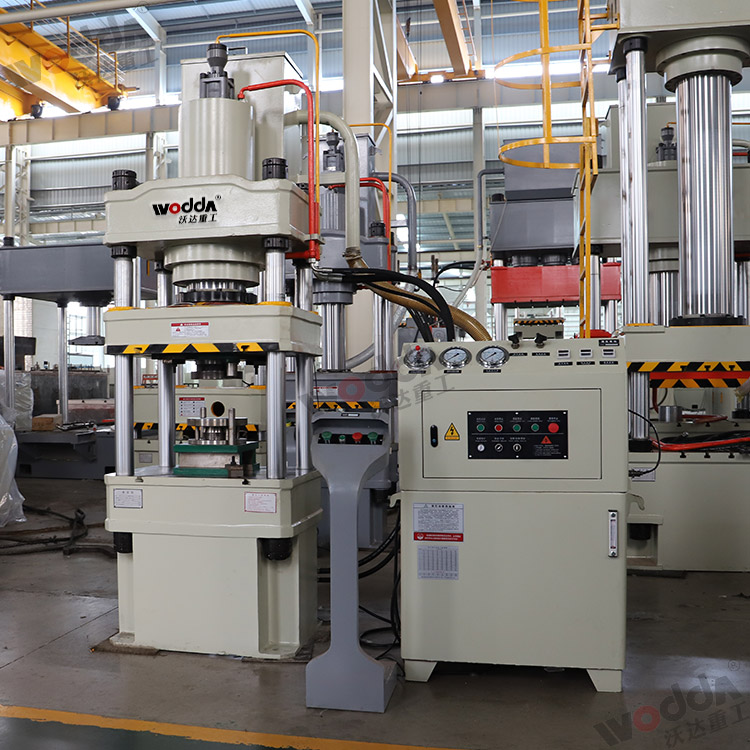 200噸下頂缸式(shi)拉伸液壓機(ji) 200噸下頂缸式(shi)拉伸液壓機(jī)